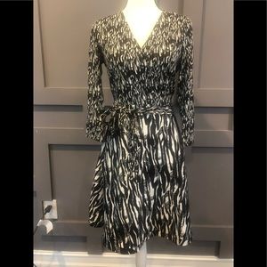 Diane Von Furstenberg NWOT 8 Black / White Dress